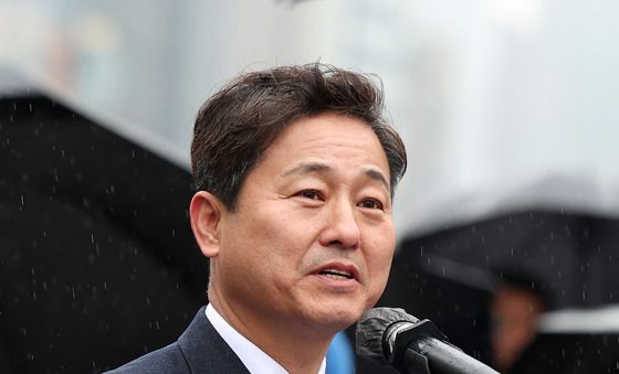 응원봉 든 김영배