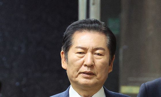 굳은 표정으로 의총 참석하는 정청래 대표