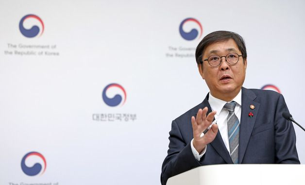 최휘영 장관, 문체부 업무보고 브리핑