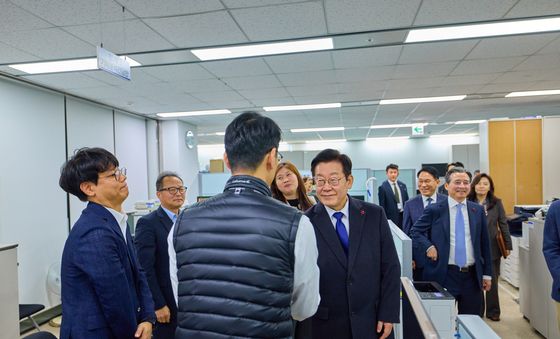 이재명 대통령, 국세청 직원 격려