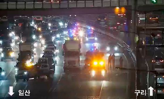 강변북로 성수대교 북단 사고로 출근길 정체
