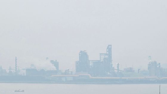 미세먼지에 갇힌 포항제철소