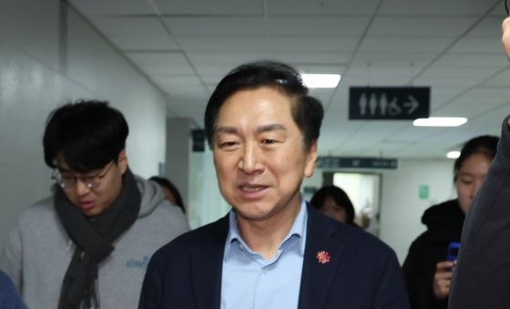 특검 압수수색에 의원실 도착한 김기현 의원