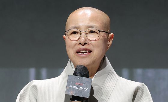 인사말 하는 선재스님