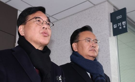 김건희 특검의 김기현 의원실 압수수색 입장 밝히는 송언석 원내대표