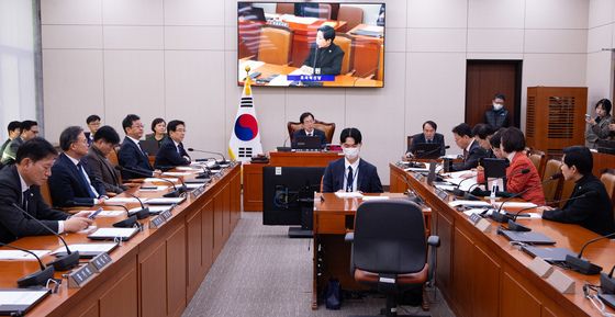 APEC 정상회의 지원 특위 활동경과보고서 채택