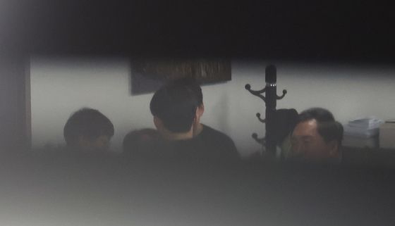김건희 특검 압수수색 앞두고 사무실 도착한 김기현 의원