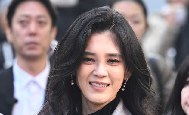 '2026 코리아 그랜드 세일' 부스 살펴보는 이부진 위원장