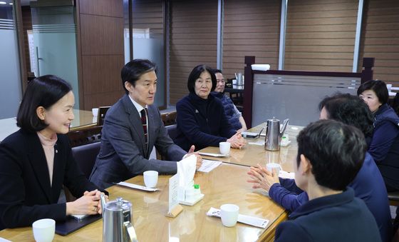 청소노동자들 만나는 조국