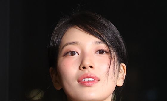 수지, 청순 교과서