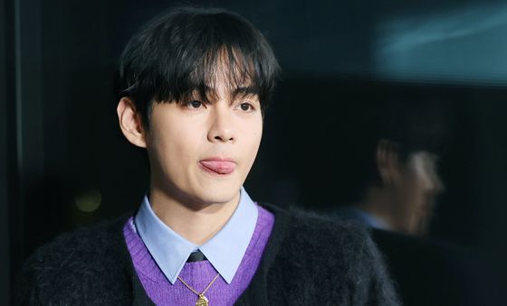 방탄소년단 뷔, 혀빼꼼 귀요미