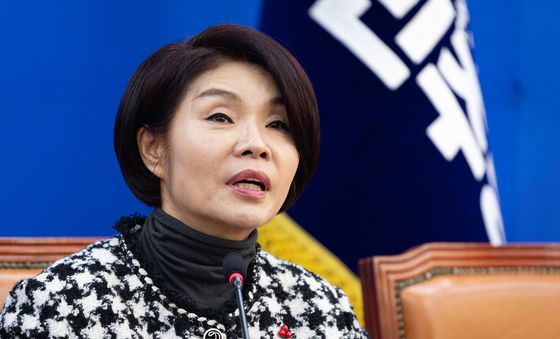 모두 발언하는 한정애