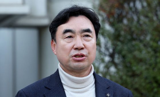 '민주 돈봉투' 의혹 윤관석 전 의원, 항소심서 무죄…1심 뒤집혀