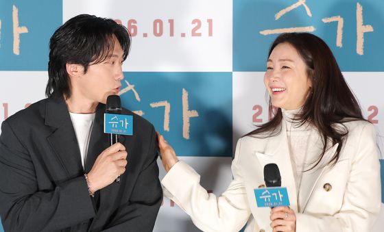 '11살 나이차이' 민진웅·최지우, 찰떡 부부 호흡