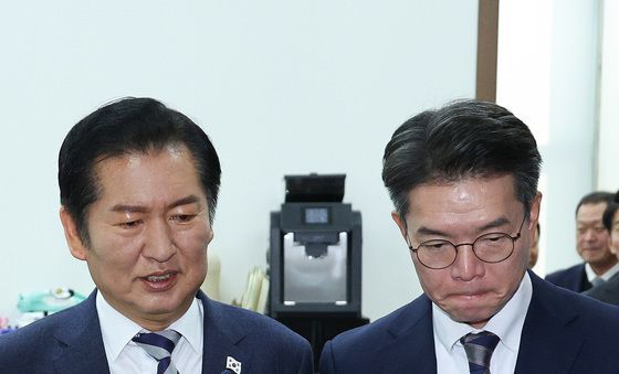 굳은 표정으로 당대표실 나서는 정원오