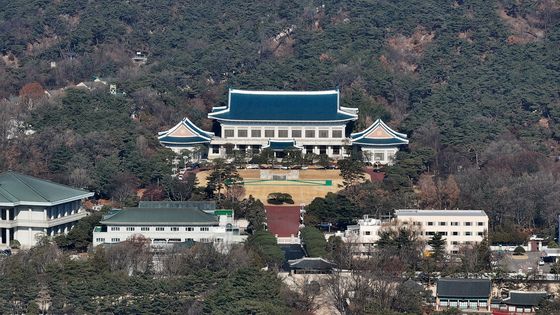 용산 떠나 다시 청와대