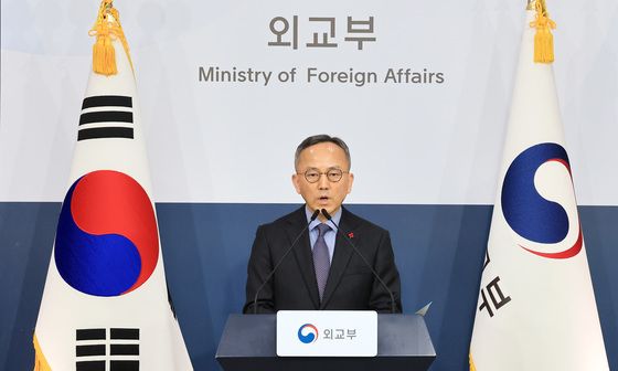 브리핑하는 박일 외교부 대변인