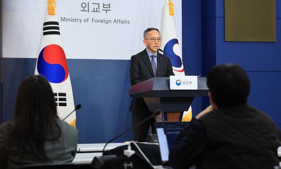 정례브리핑하는 박일 외교부 대변인