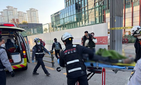신안산선 공사현장 사고 발생, 부상자 이송