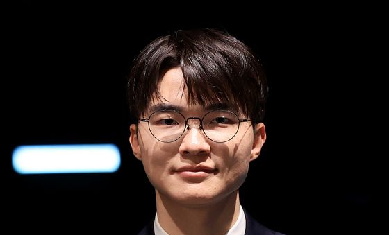 파이팅 하는 페이커