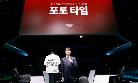 포토타임 갖는 이상혁