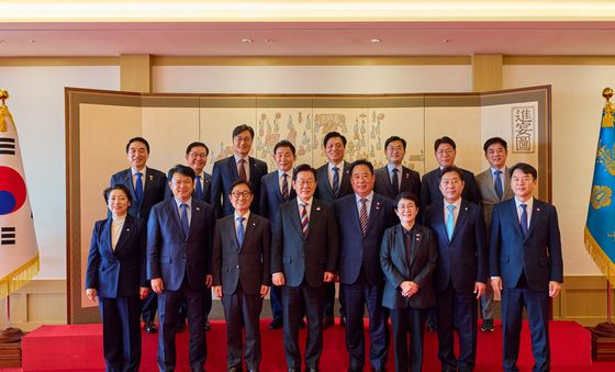 대전·충남 국회의원들 만난 이재명 대통령