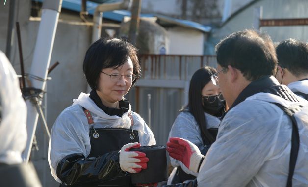 식약처, 제3회 사랑의 연탄나눔 자원봉사 실시