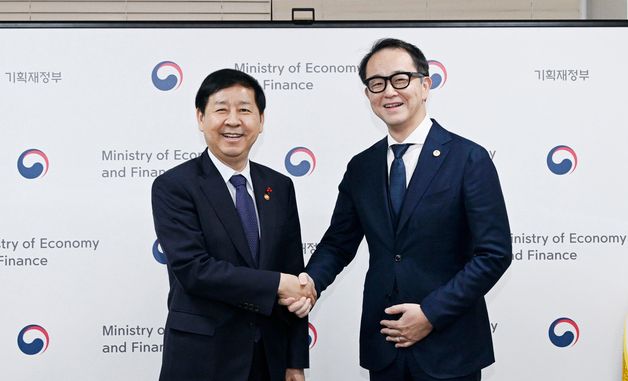 구윤철 경제부총리, 야수토 와타나베 AMRO 소장 면담