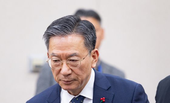 법사위 출석하는 정성호 법무부 장관