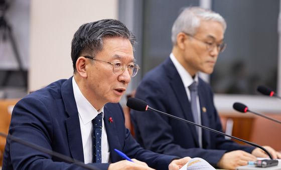 질의 답하는 정성호 법무부 장관