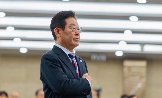 국민의례하는 이재명 대통령