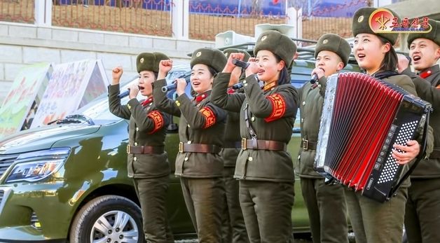 북한 학용품·교구비품 공장 지휘자들, '당 결정 관철' 위해 정치사업