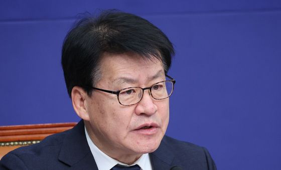 발언하는 임호선 예비후보자자격심사위원장