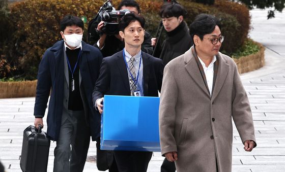 안권섭 특검팀, '관봉권 띠지' 관련 첫 강제수사