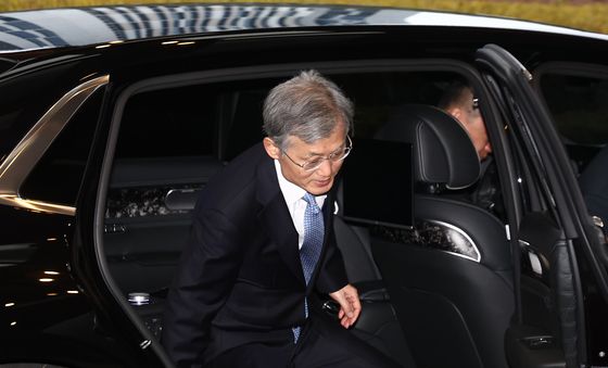 출근하는 조희대 대법원장