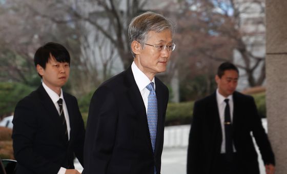 대법원 출근하는 조희대 대법원장