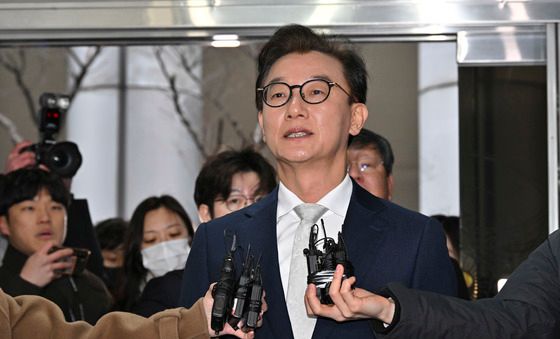 전재수 전 장관 '금품수수 부정'