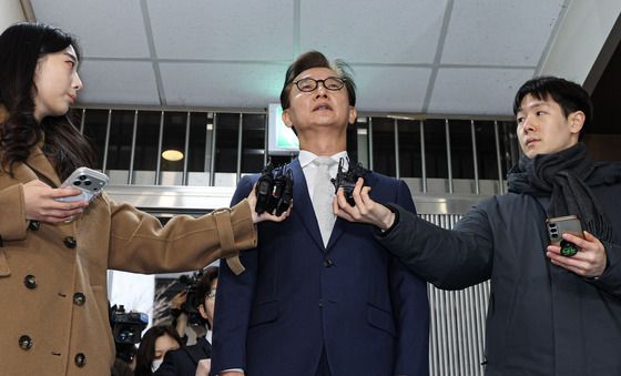 금품수수 의혹 부정하는 전재수 전 장관