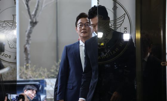 통일교 금품수수 의혹, 전재수 전 장관 경찰청 출석