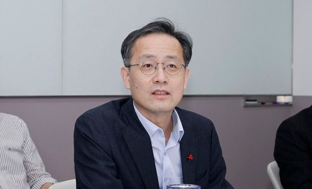 발언하는 이형일 1차관