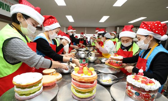 크리스마스 준비하는 다문화가족