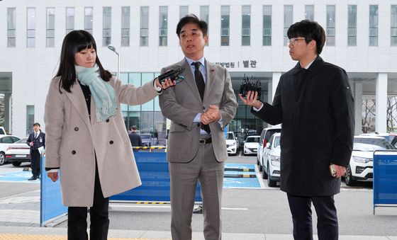 답변하는 김병욱 정무비서관