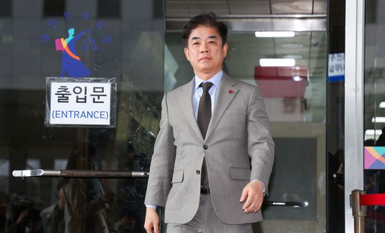 법원 나서는 김병욱 정무비서관