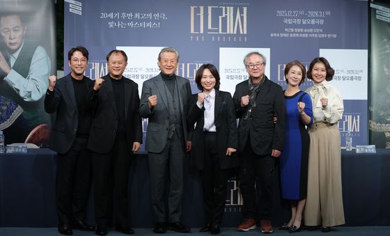 '더 드레서' 대박