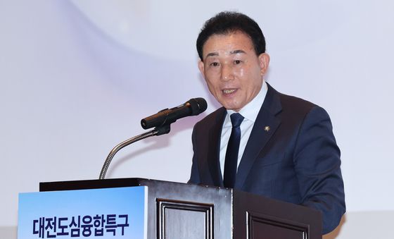 대전도심 융합특구 발전포럼 출범 개회사하는 박용갑 의원