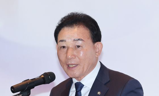 개회사하는 박용갑 의원