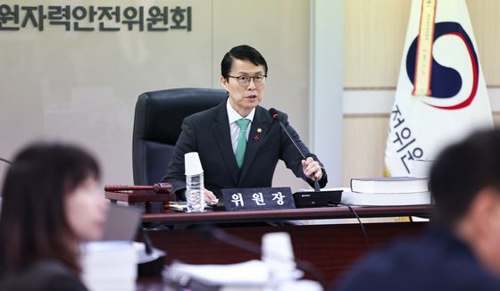 발언하는 최원호 위원장