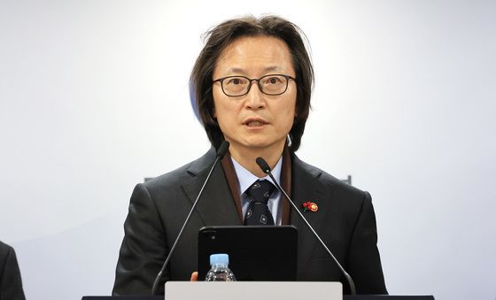 업무보고 사후 브리핑 나선 주병기 공정거래위원장