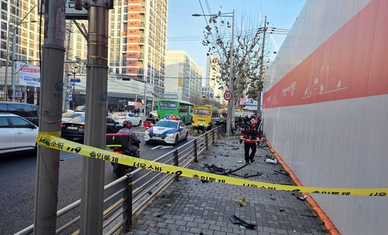 서울 영등포서 학원버스-승용차 충돌…승용차 운전자 사망