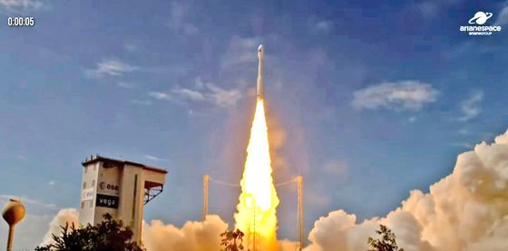 국내 개발 초고해상도 관측위성 아리랑 7호 발사